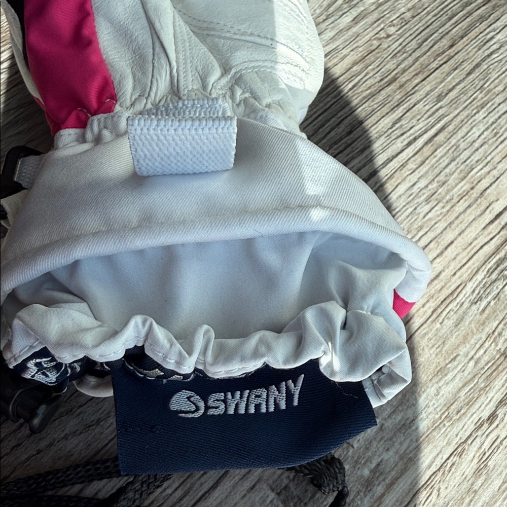 Swamy tri plex mittens Set - White and Pink size (7/8) - Picture 3 of 6